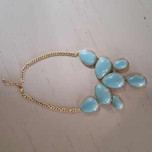 Elegant Faux Turqouise Statement Necklace